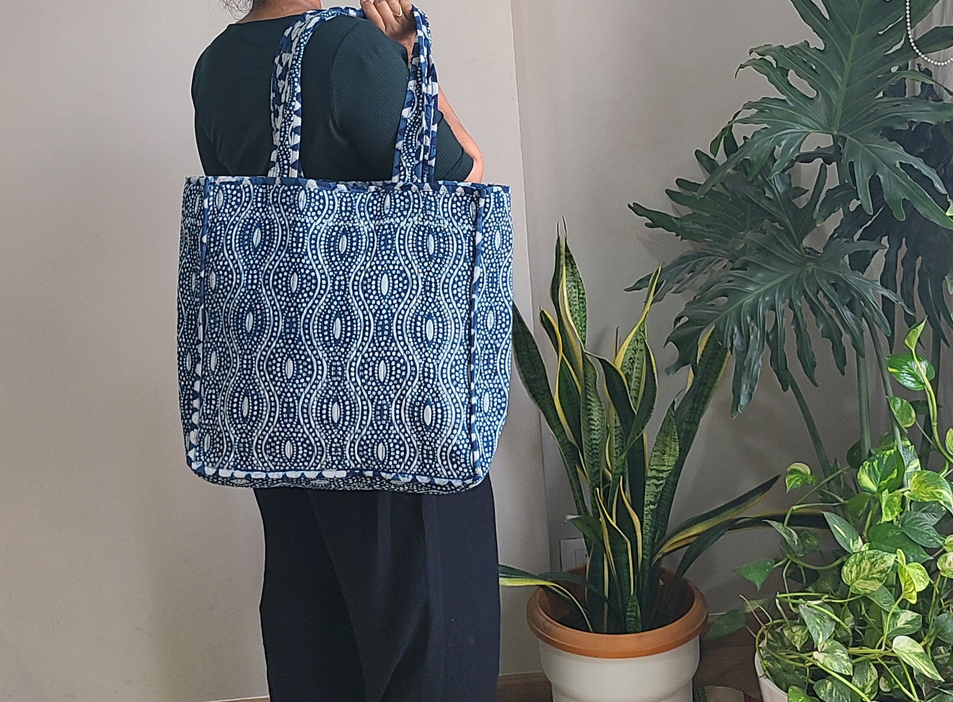 Floral indigo Reversible Tote bag - My Store