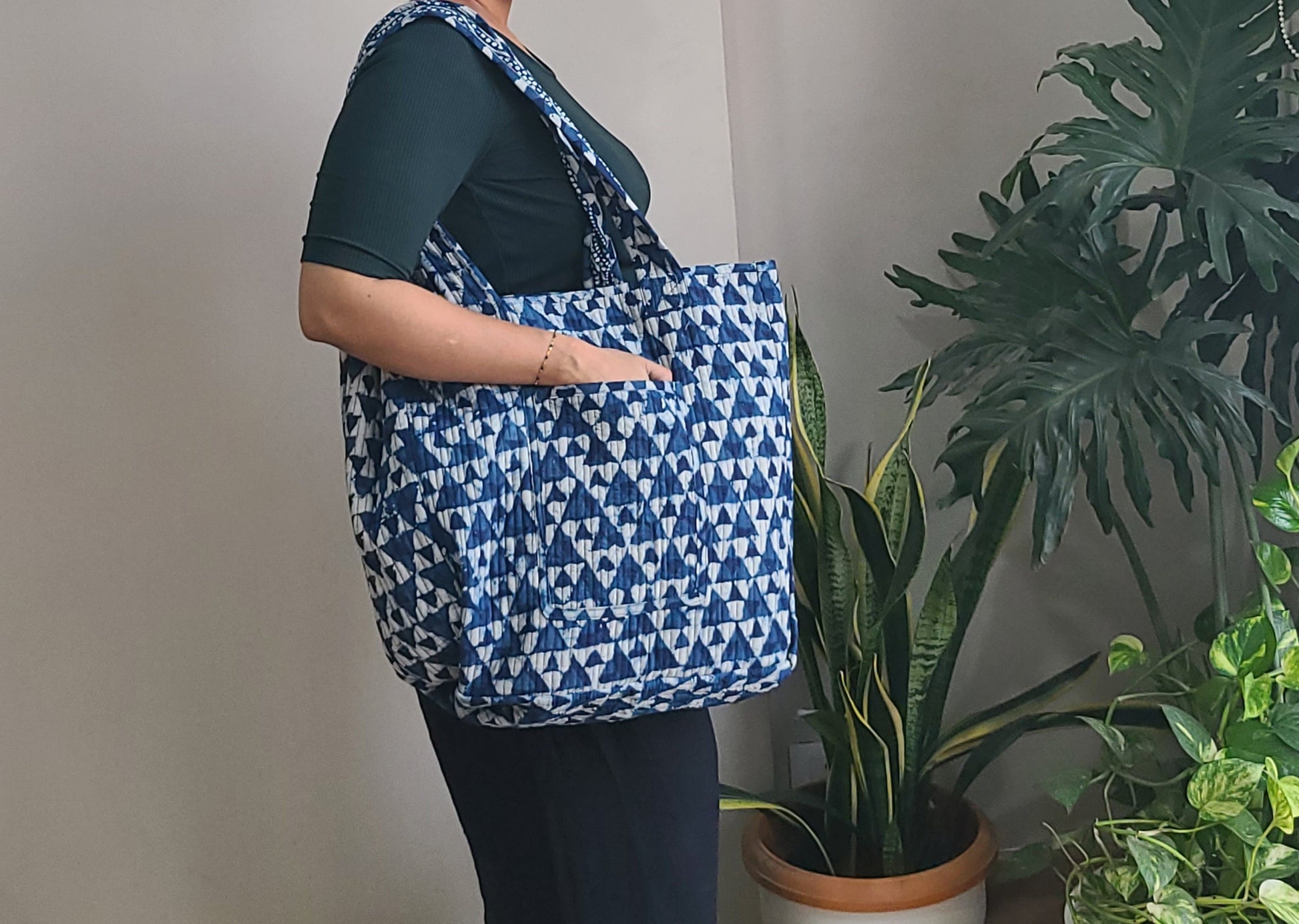 Floral indigo Reversible Tote bag - My Store