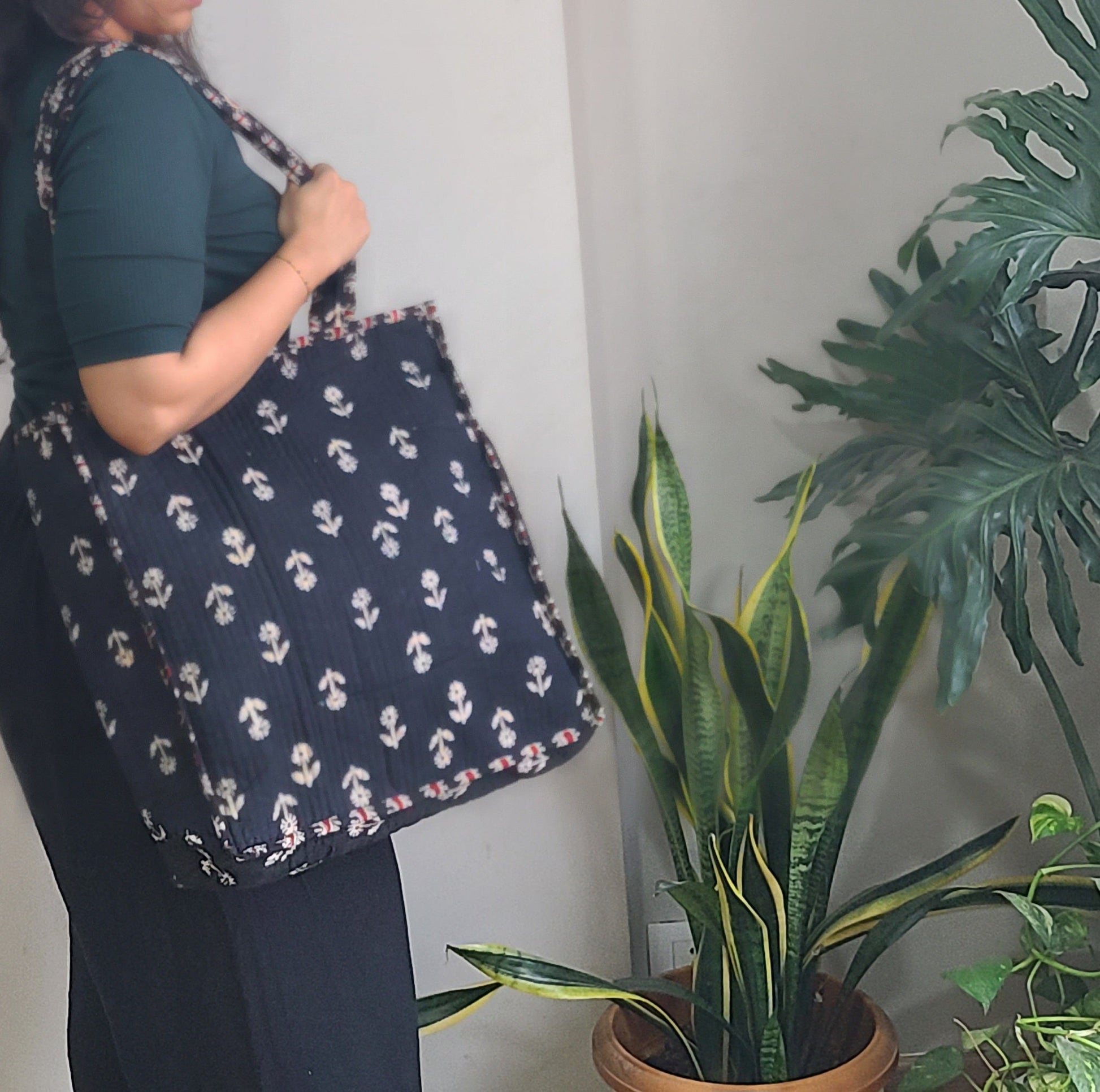 Floral black Reversible Tote bag - My Store