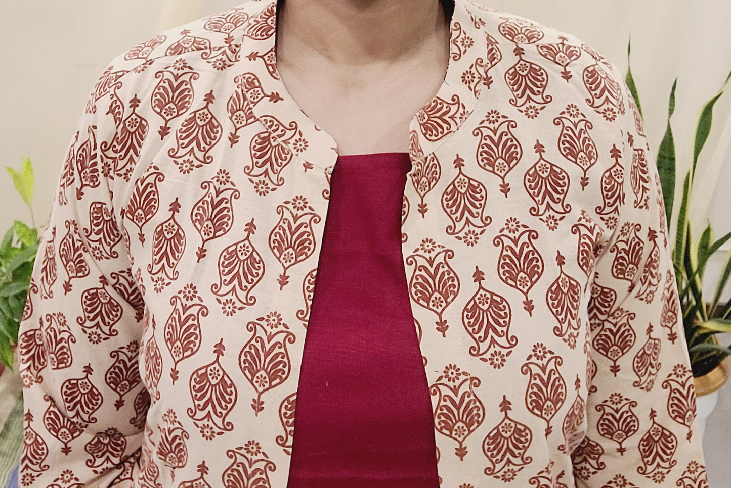 Sleevless solid Dress with Shrug