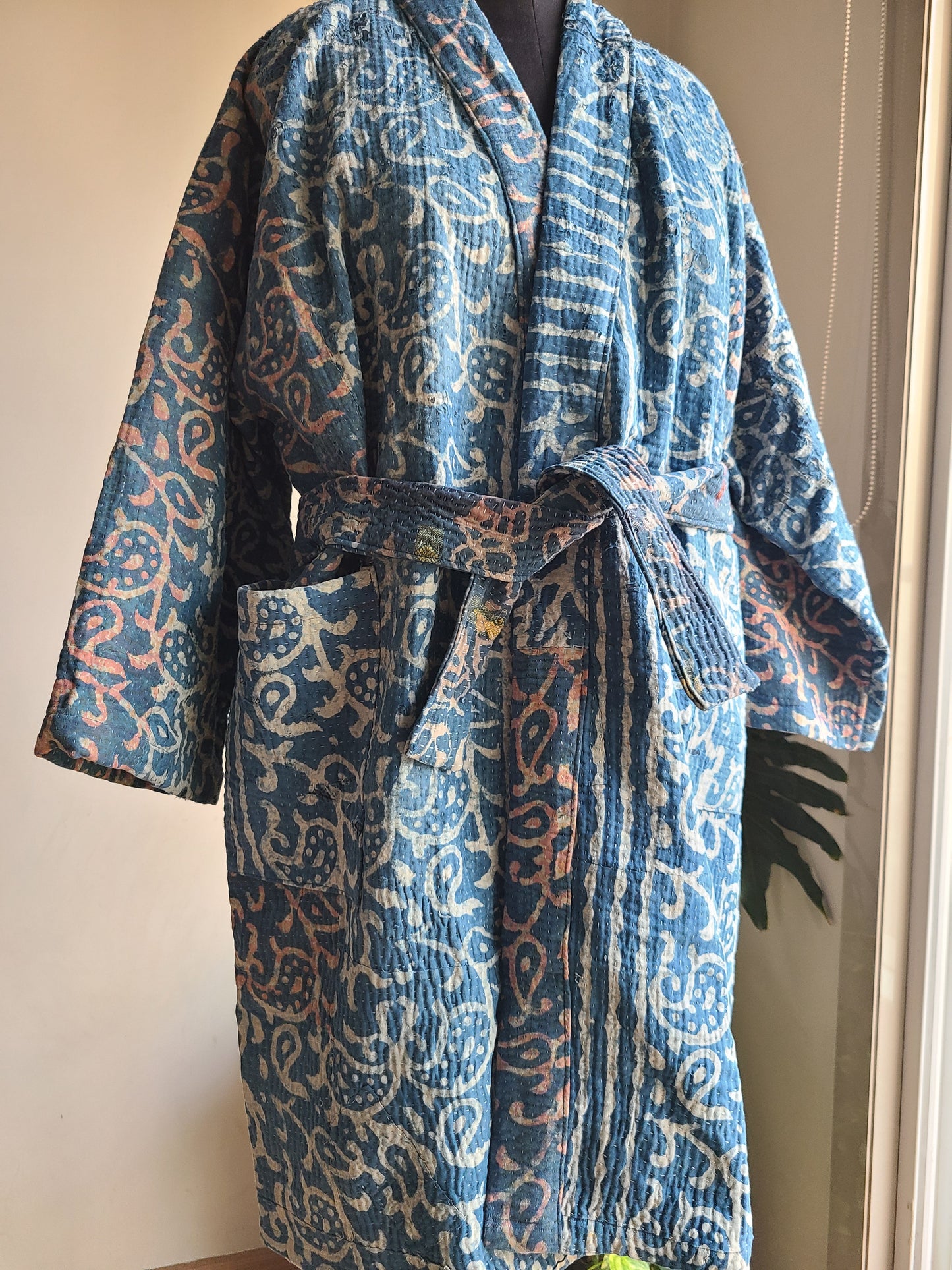 Vintage Reversible Thrift Kantha Jacket: Sustainable Outerwear from Upcycled Recycled Sarees - My Store