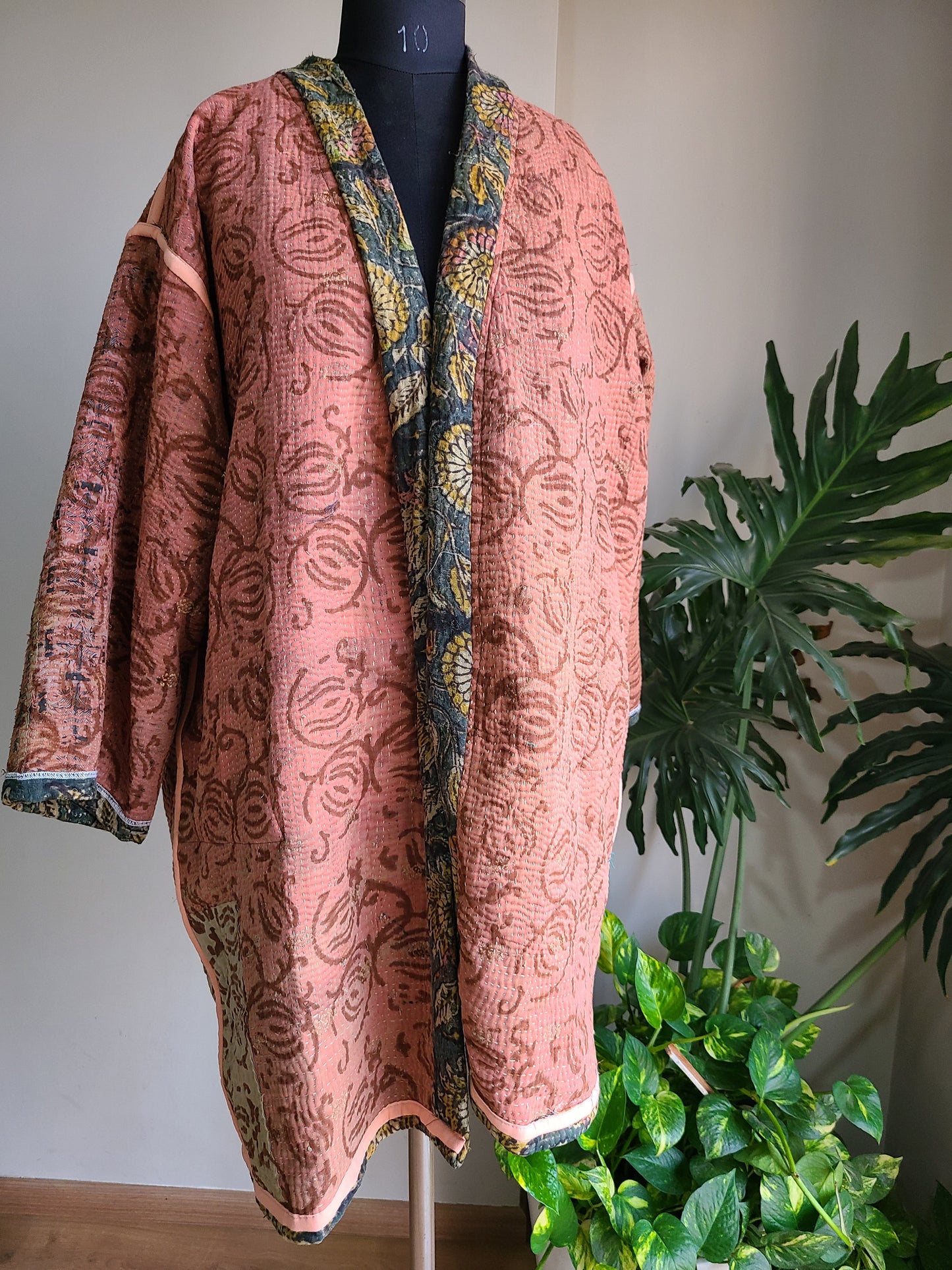 Vintage Reversible Thrift Kantha Jacket: Sustainable Outerwear from Upcycled Recycled Sarees - My Store