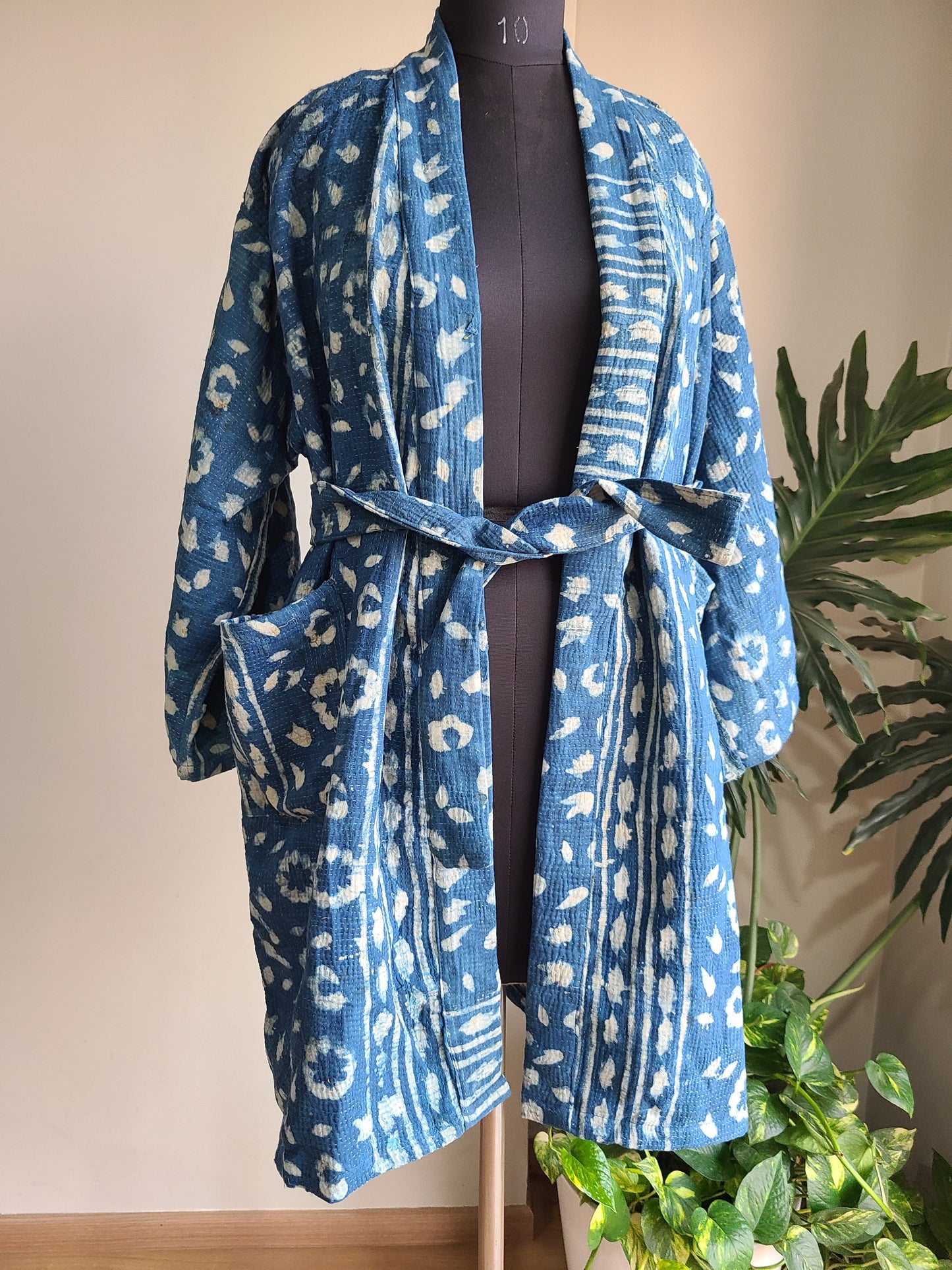 Vintage Reversible Thrift Kantha Jacket: Sustainable Outerwear from Upcycled Recycled Sarees - My Store