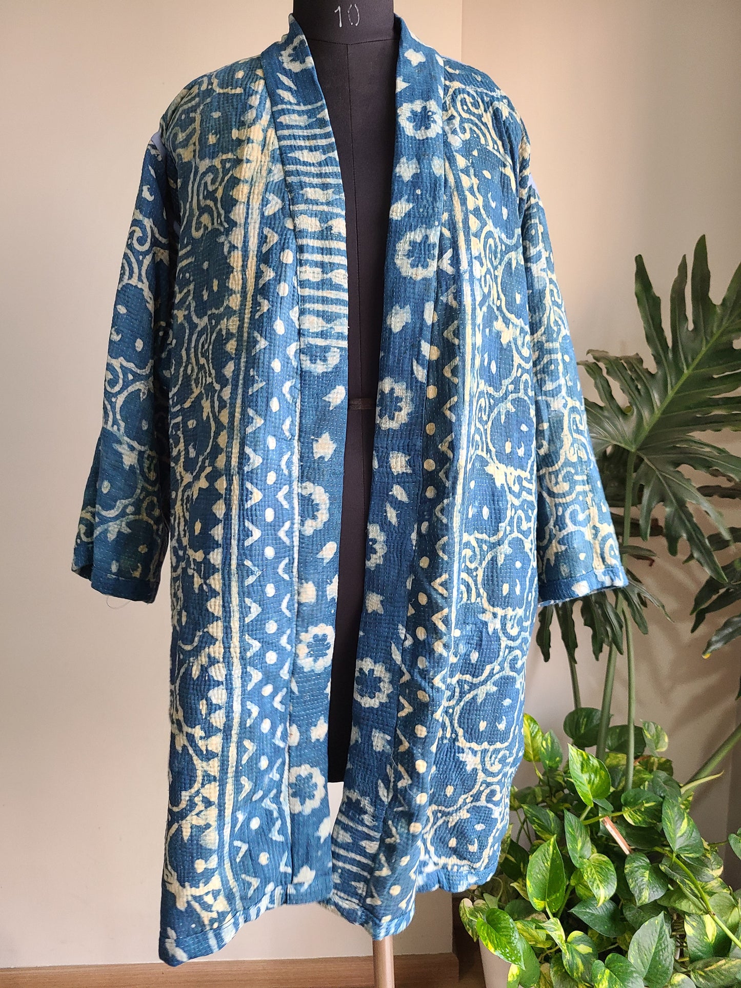 Vintage Reversible Thrift Kantha Jacket: Sustainable Outerwear from Upcycled Recycled Sarees - My Store