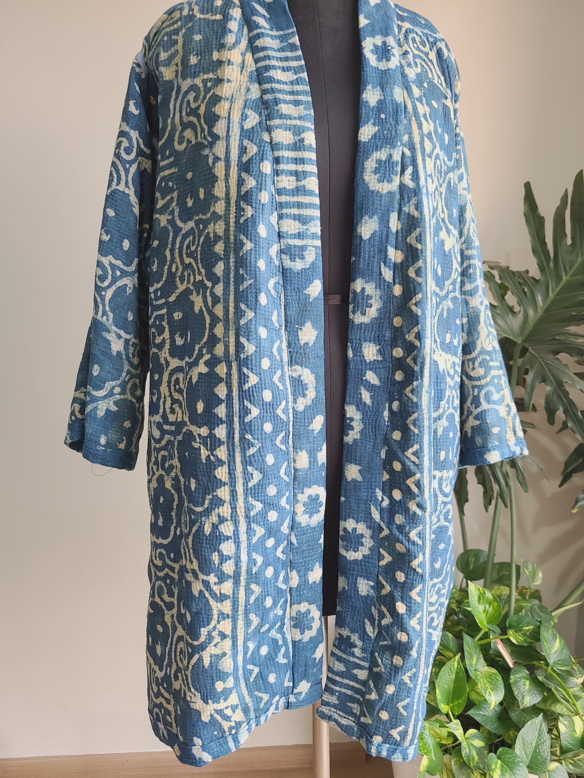 Vintage Reversible Thrift Kantha Jacket: Sustainable Outerwear from Upcycled Recycled Sarees - My Store