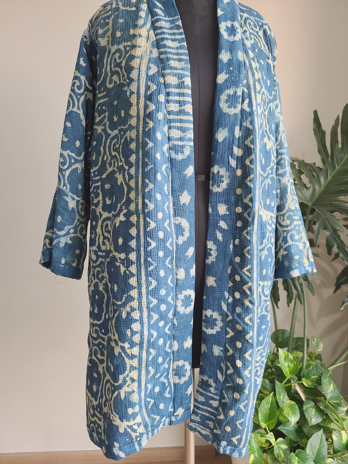 Vintage Reversible Thrift Kantha Jacket: Sustainable Outerwear from Upcycled Recycled Sarees - My Store