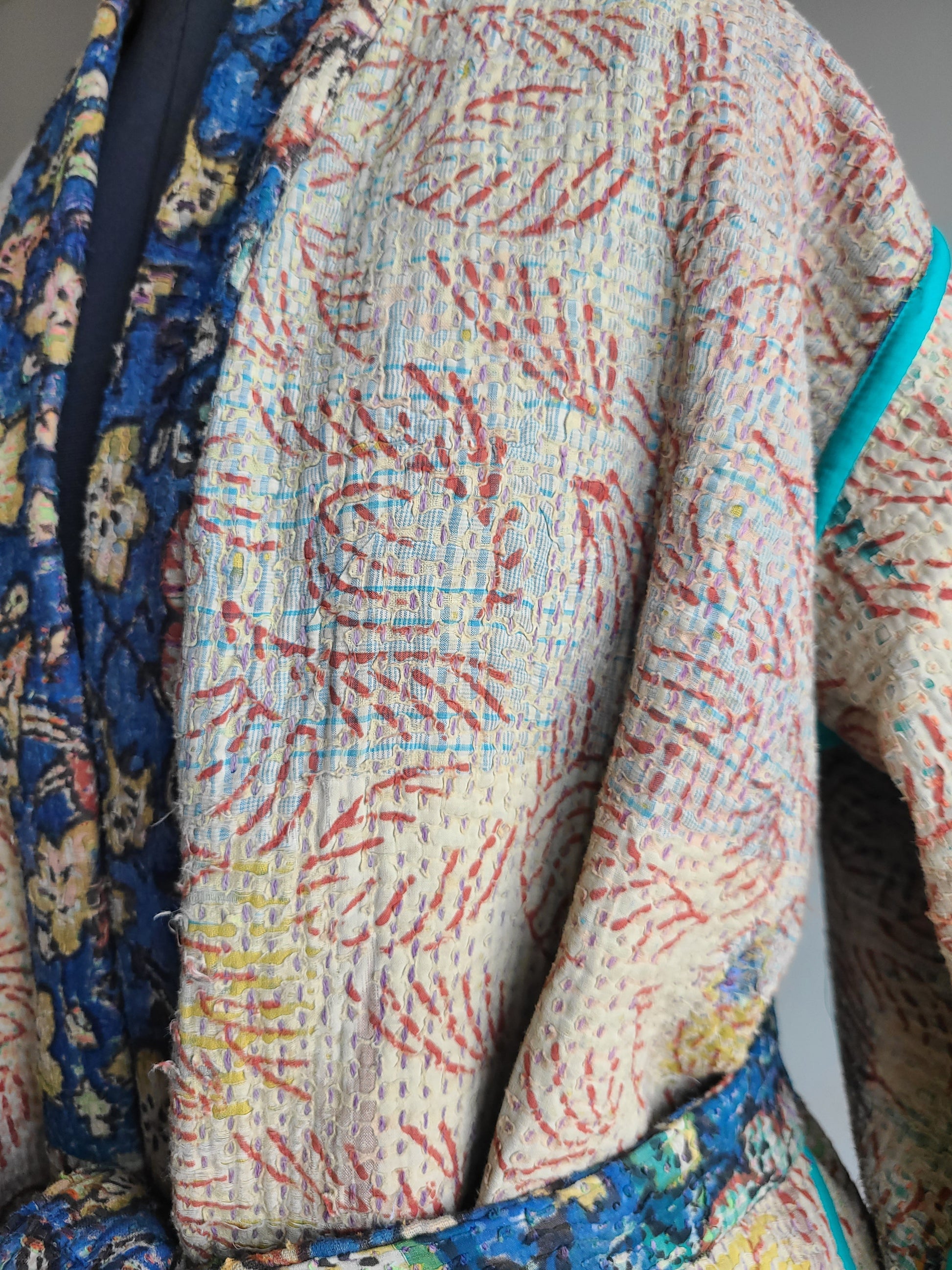 Vintage Reversible Thrift Kantha Jacket: Sustainable Outerwear from Upcycled Recycled Sarees - My Store