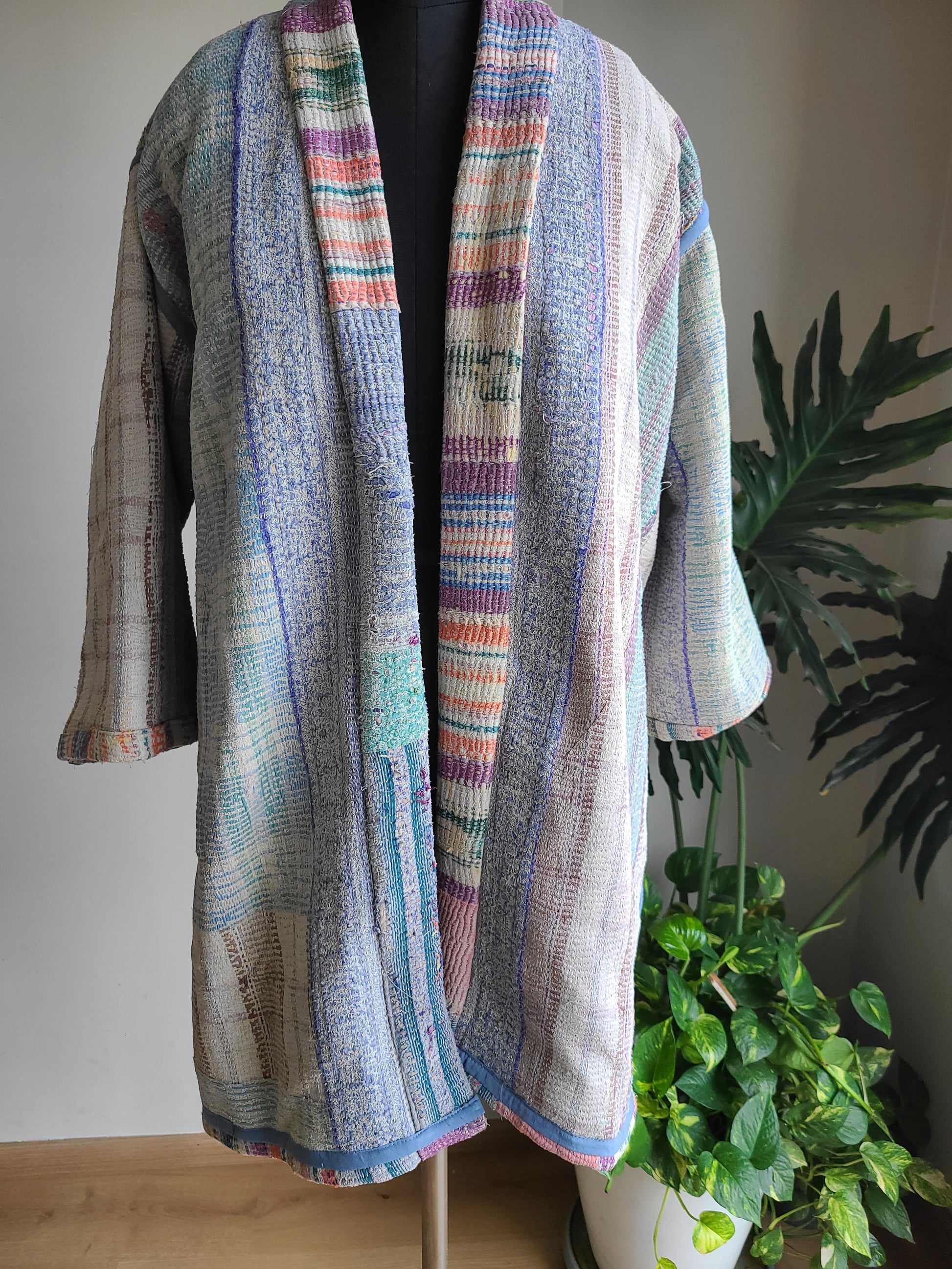 Vintage Reversible Thrift Kantha Jacket: Sustainable Outerwear from Upcycled Recycled Sarees - My Store