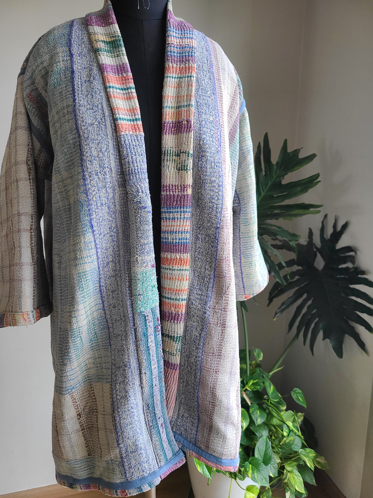 Vintage Reversible Thrift Kantha Jacket: Sustainable Outerwear from Upcycled Recycled Sarees - My Store