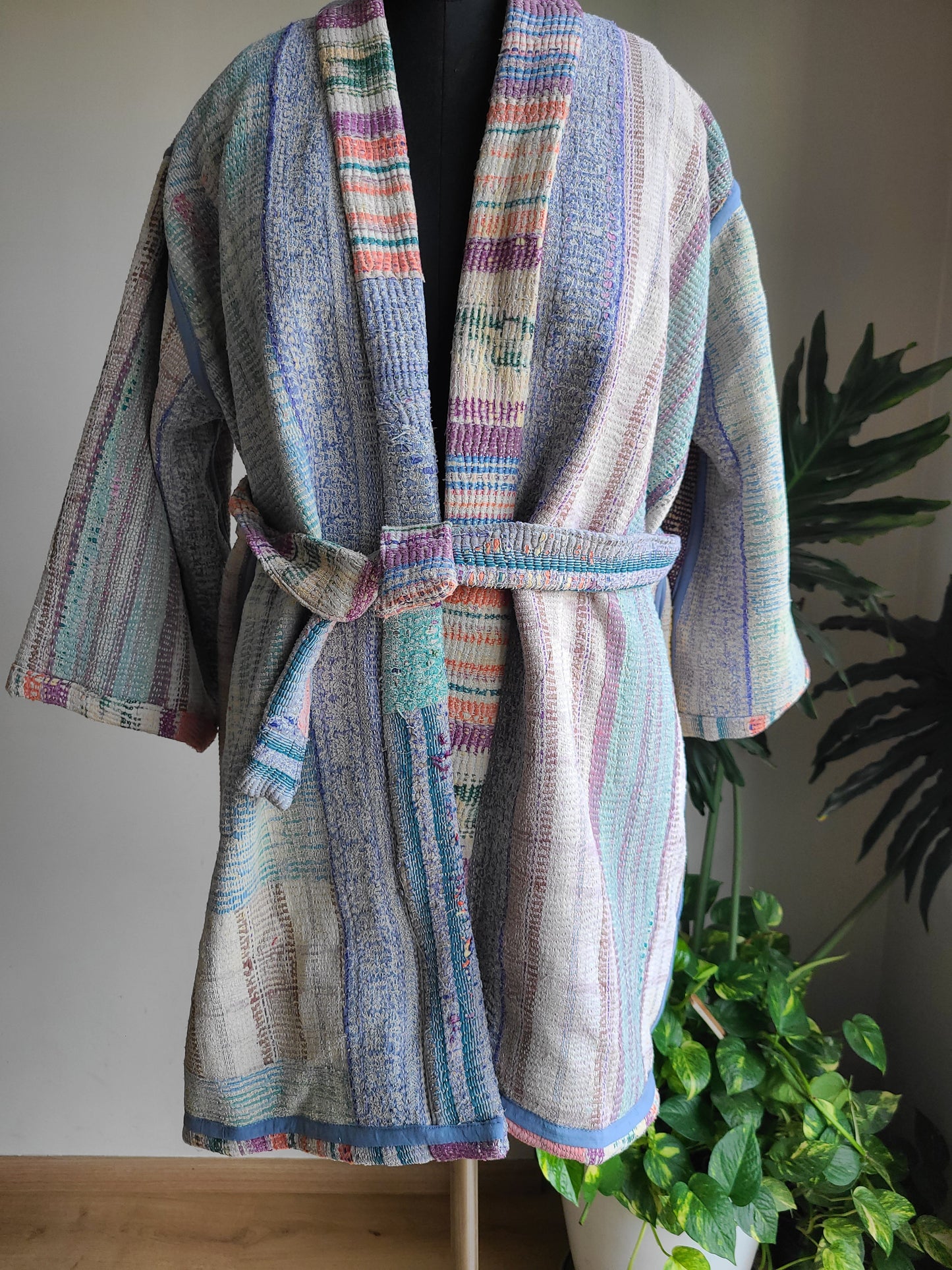 Vintage Reversible Thrift Kantha Jacket: Sustainable Outerwear from Upcycled Recycled Sarees - My Store