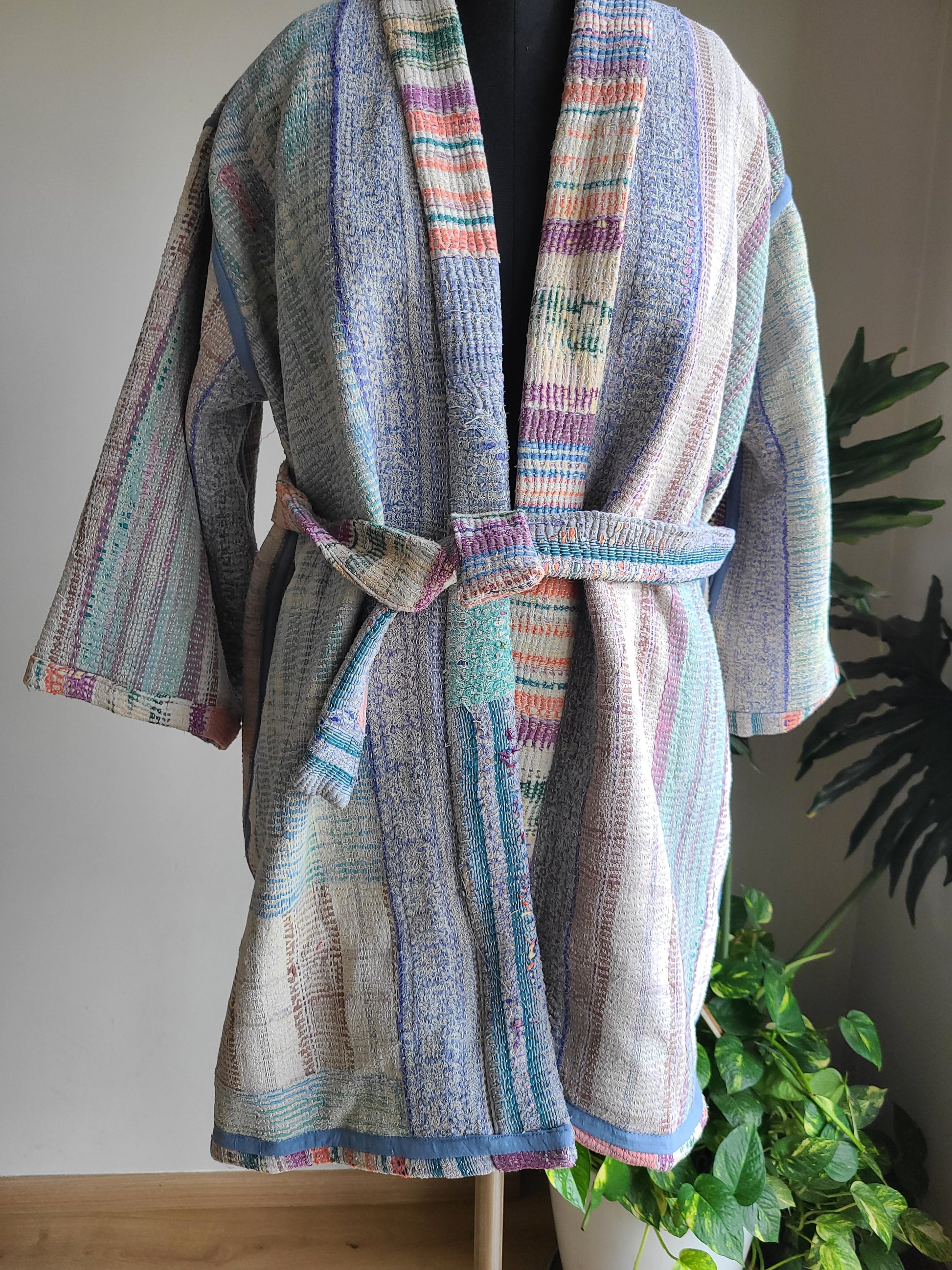 Vintage Reversible Thrift Kantha Jacket: Sustainable Outerwear from Upcycled Recycled Sarees - My Store