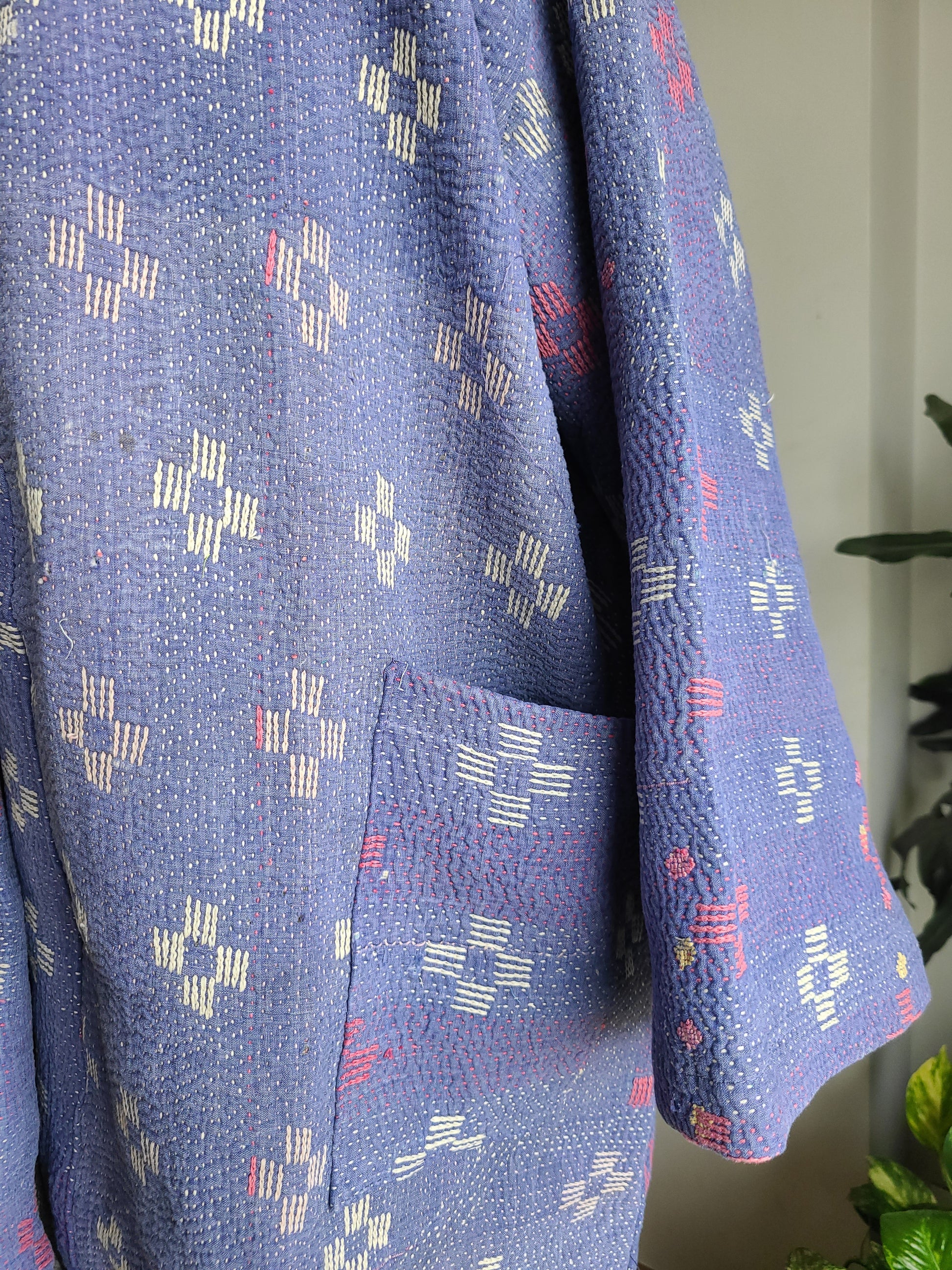 Vintage Reversible Thrift Kantha Jacket: Sustainable Outerwear from Upcycled Recycled Sarees - My Store