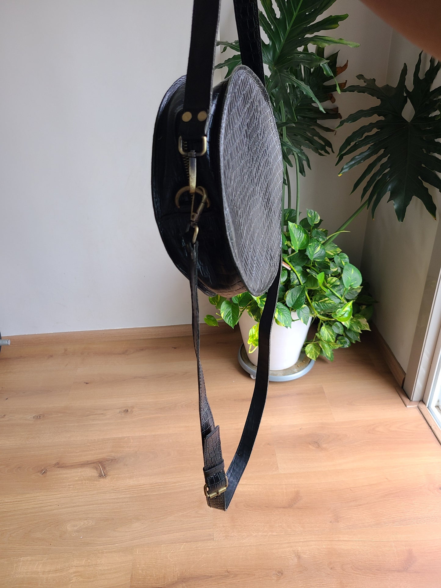 Kutch Handmade Leather Sling bag - Rattan Style round bag style