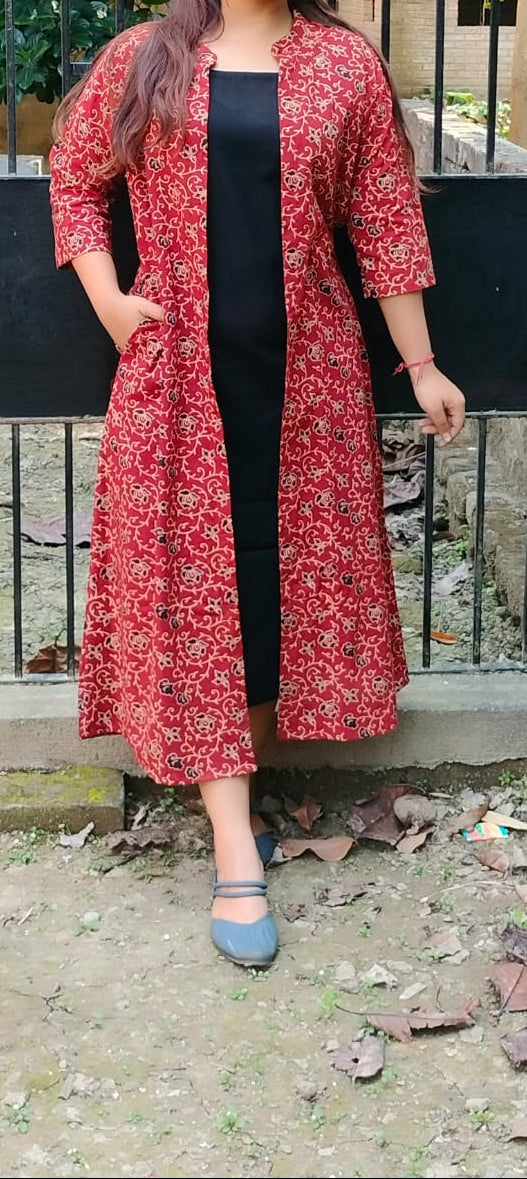 Sleevless solid Dress with Shrug