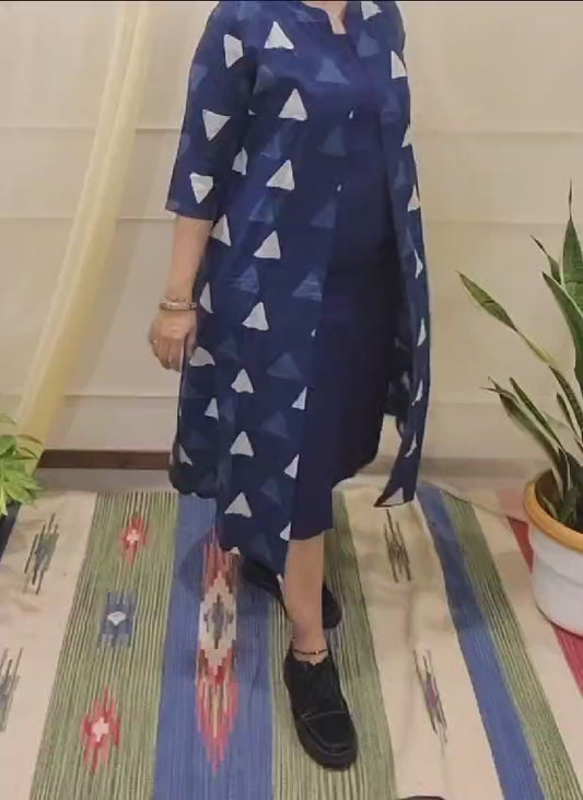 Sleevless solid Dress with Shrug